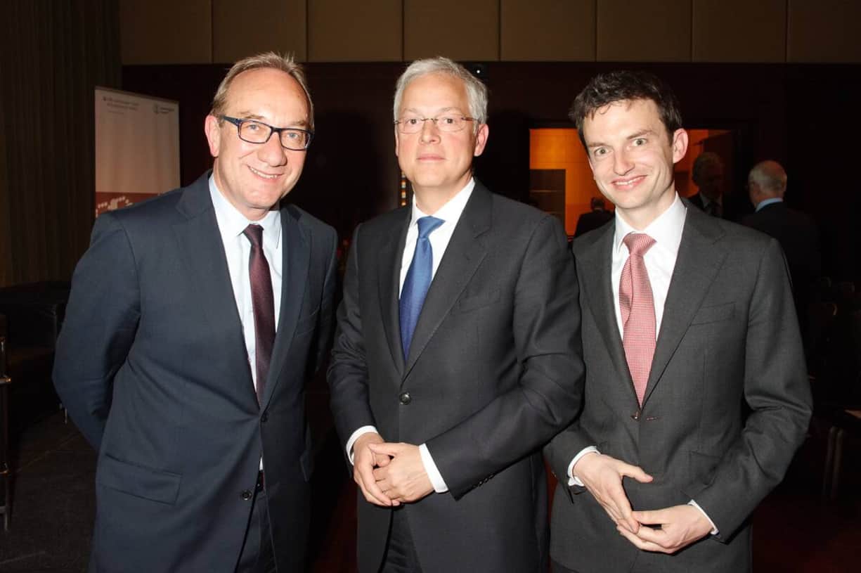 Panelisten des zweiten Gesprächs: Georges Martin, Botschafter, Stellvertretender Staatssekretär, EDA; Christian Casal, Direktor, McKinsey & Company, Office Schweiz; Reto Föllmi, Professor für Internationale Oekonomie, Uni St. Gallen