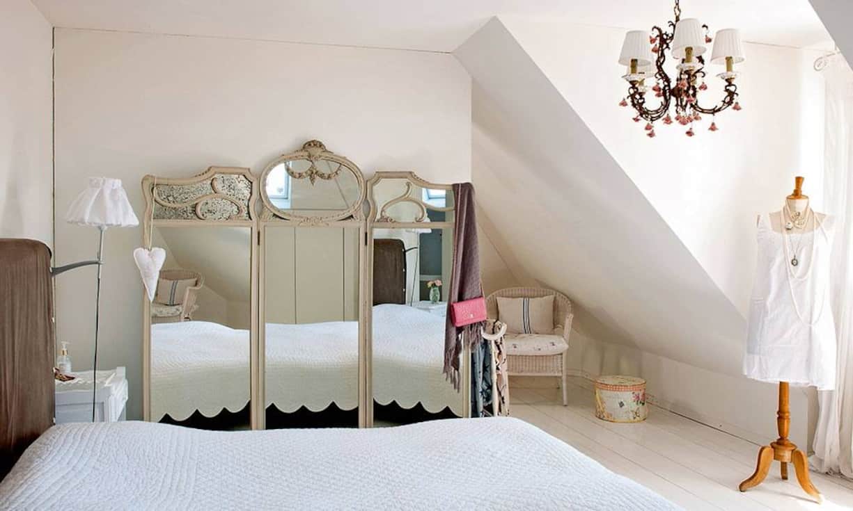 Dachbude: Die Besitzerin des Hauses liess den gesamten Estrich ausbauen und zur besseren Belichtung mit zusätzlichen Fenstern versehen.