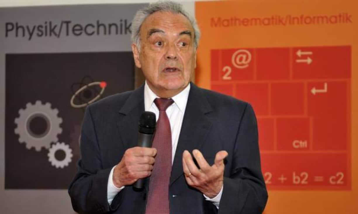 Werner Arber - Nobelpreis für Medizin 1978
Für die Entdeckung von Restriktionsenzyme und deren Anwendung gibt es für den Schweizer, sowie seinen amerikanischen Kollegen Daniel Nathans und Hamilton Othanel Smith, im Jahr 1978 eine Würdigung.
Keystone