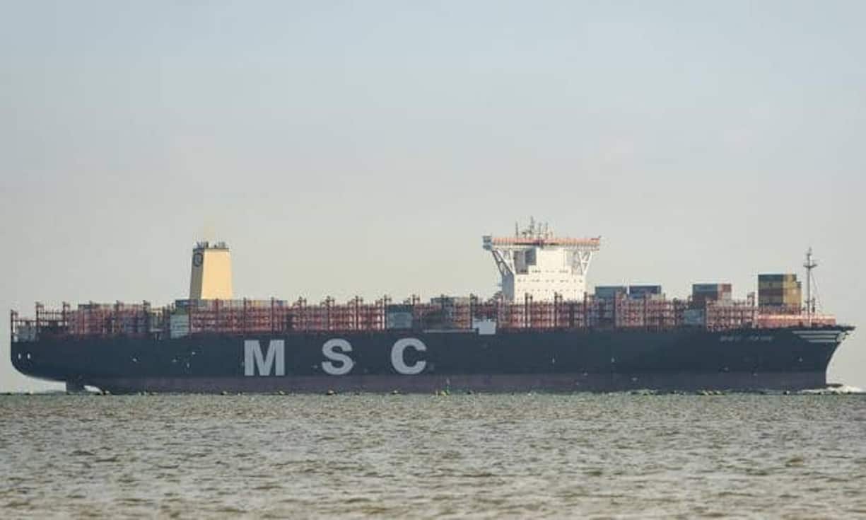 MSC Jade: Ablieferung 2016, Kapazität 19'437 TEU.
Doch bereits sind Schiffe mit mehr als 20'000 TEU in Planung. Auch die Jade dürfte den Thron deshalb schon bald wieder abgeben. Ali Zett/CC/wikimedia