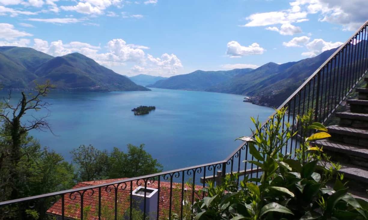 Dank der atemberaubenden Aussicht ist Ronco sopra Ascona auch bekannt als «Balkon über dem Lago Maggiore». Den Preis erfährt man auf Anfrage.(Quelle/Bilder:
Engel & Völkers)