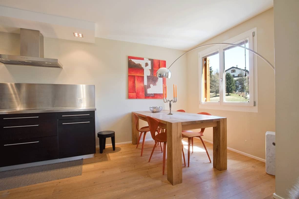 Wohn- und Essbereich gehen ineinander über.
Preis: 1’600’000 Fr.