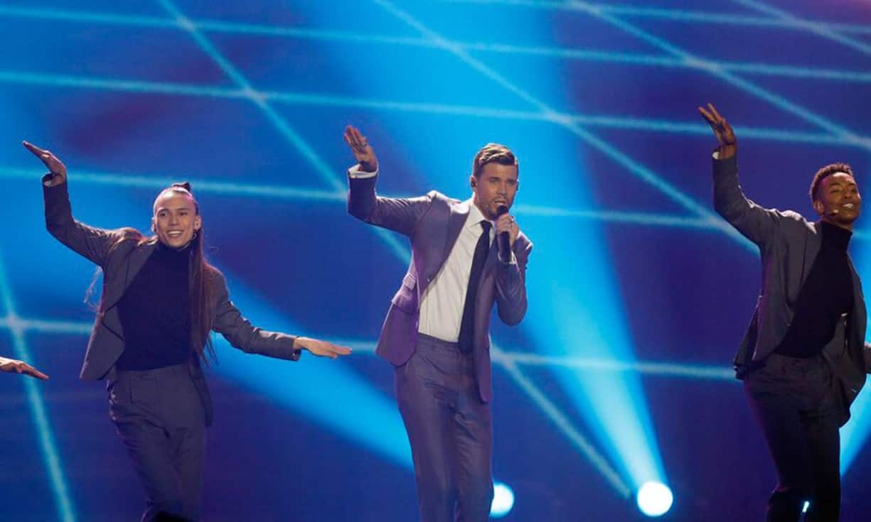 Robin Bengtsson performt «I Can’t Go On». Der schwedische Mitfavorit wird indes von weniger bekannten Teilnehmern überflügelt.