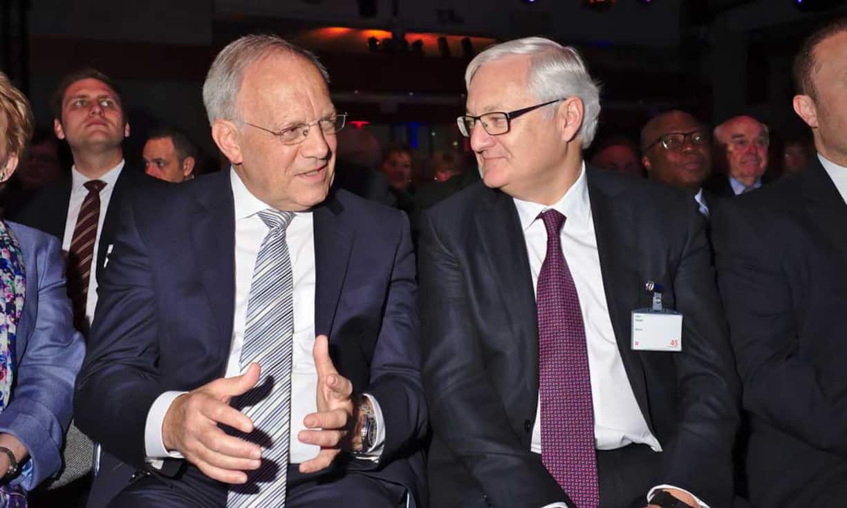 Johann-Niklaus Schneider-Ammann, Bundesrat;
Peter Voser, President, St. Gallen Foundation Board of Trustees