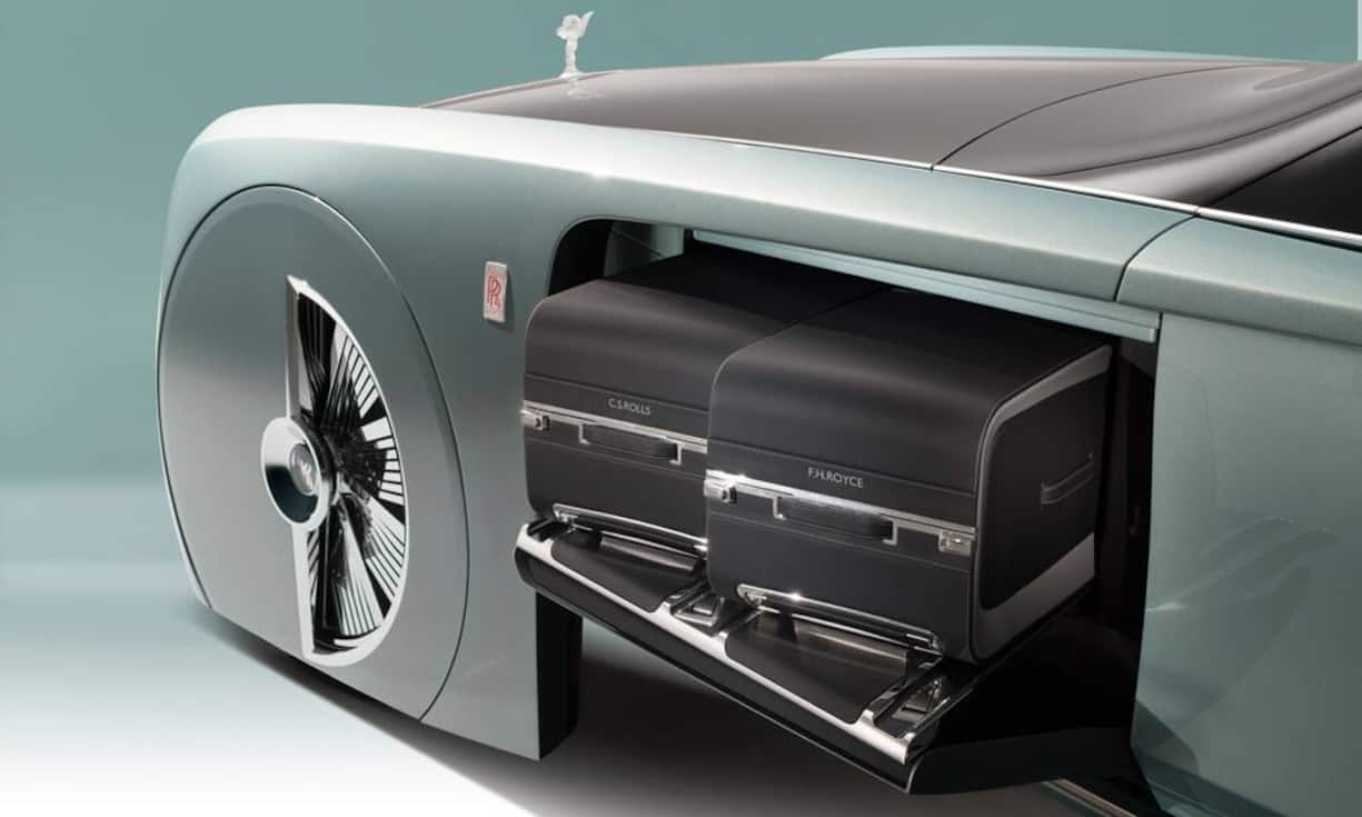 Massgeschneidertes Gepäck lässt sich futuristisch verstauen.