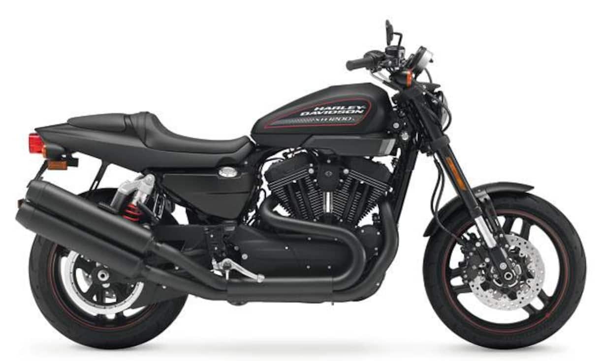 Für den Donnergott: Sind Harleys nur etwas für Männer mit Bierbäuchen? Nein. Die Harley-Davidson XR 1200X ist ein wohltönender Donnerbolzen mit hohem Spassfaktor: 91 PS, abrufbar bei (fast) jeder Drehzahl, treffen auf Hochleistungsbremsen und einstellbares Fahrwerk. Seid umarmt, Serpentinen! 11 990 Franken.