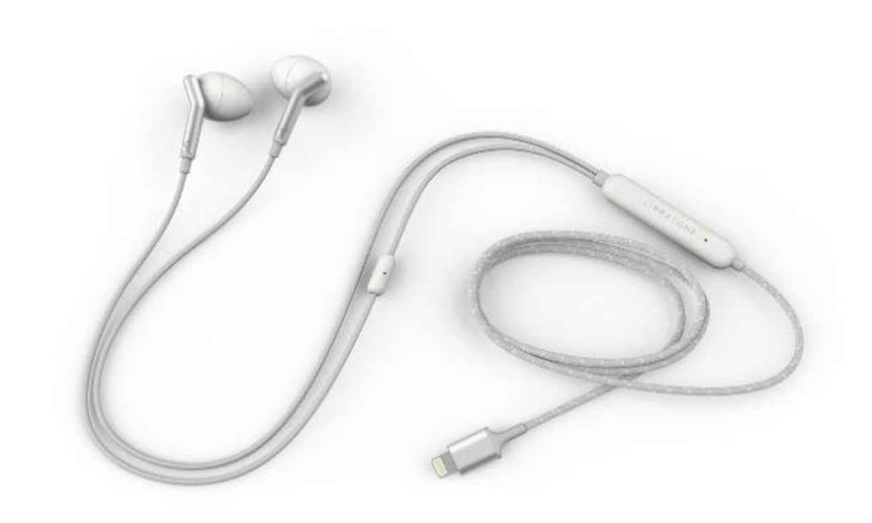 Bereitet sich da jemand auf das iPhone 7 vor? Libratone verzichtet bei ihrem ersten Kopfhörer auf den üblichen Klinkenstecker. Gerüchten zufolge soll Apple beim neuen iPhone 7 nur noch einen Lightning-Anschluss verbauen.