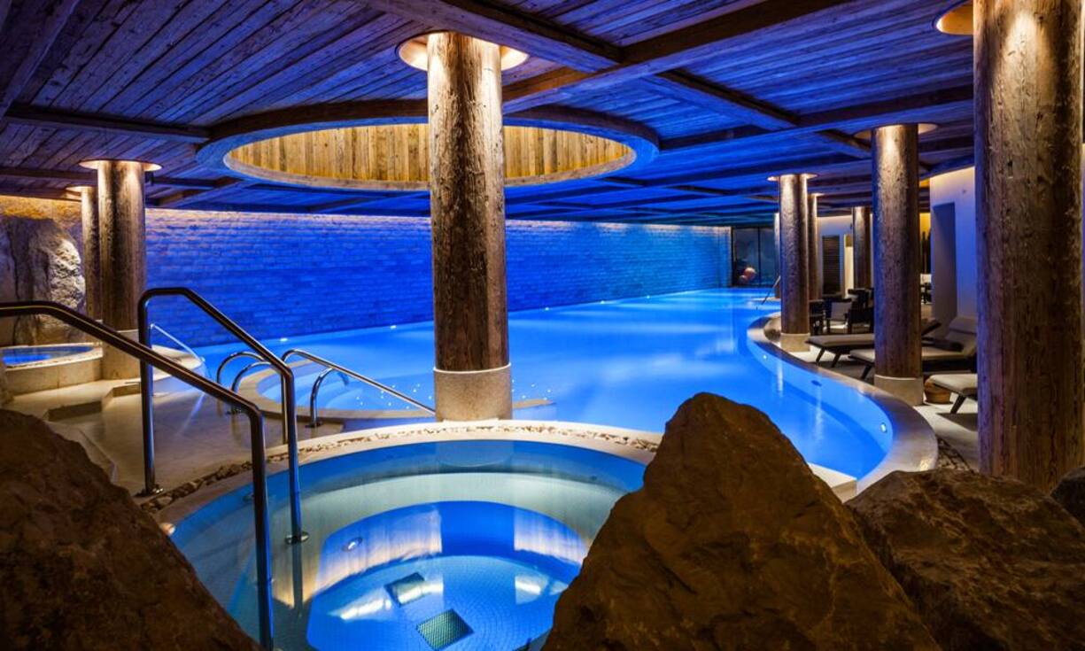 Platz 1 (3): The Alpina Gstaad, Gstaad
The Alpina Gstaad