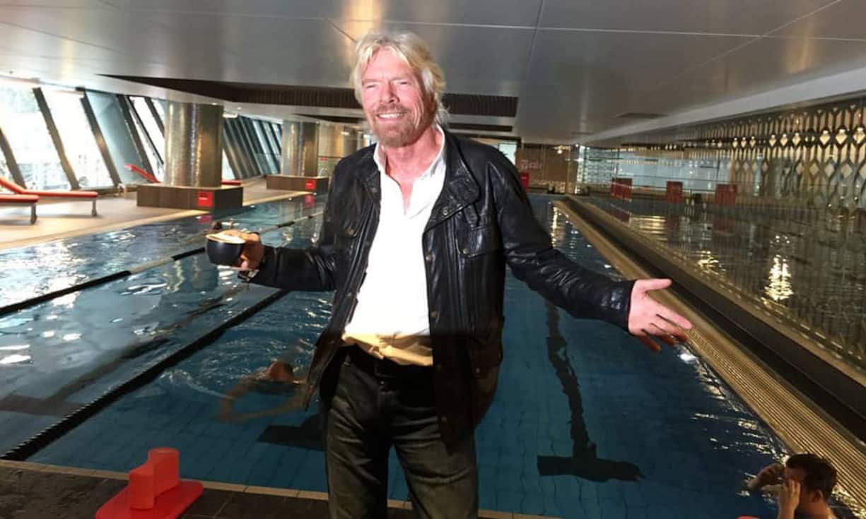 Platz 7: Richard Branson Der 64-jährige Brite wird als Unternehmerlegende gefeiert, der mit seiner Marke Virgin alles verkaufen kann: Handys, Internet, Musik, Fitness, Flüge - sogar Reisen ins Weltall. Sein Verkaufstalent bescherte ihm insgesamt ein Vermögen von 5 Milliarden Dollar - und das obwohl er bereits mit 16 Jahren die Schule verliess.