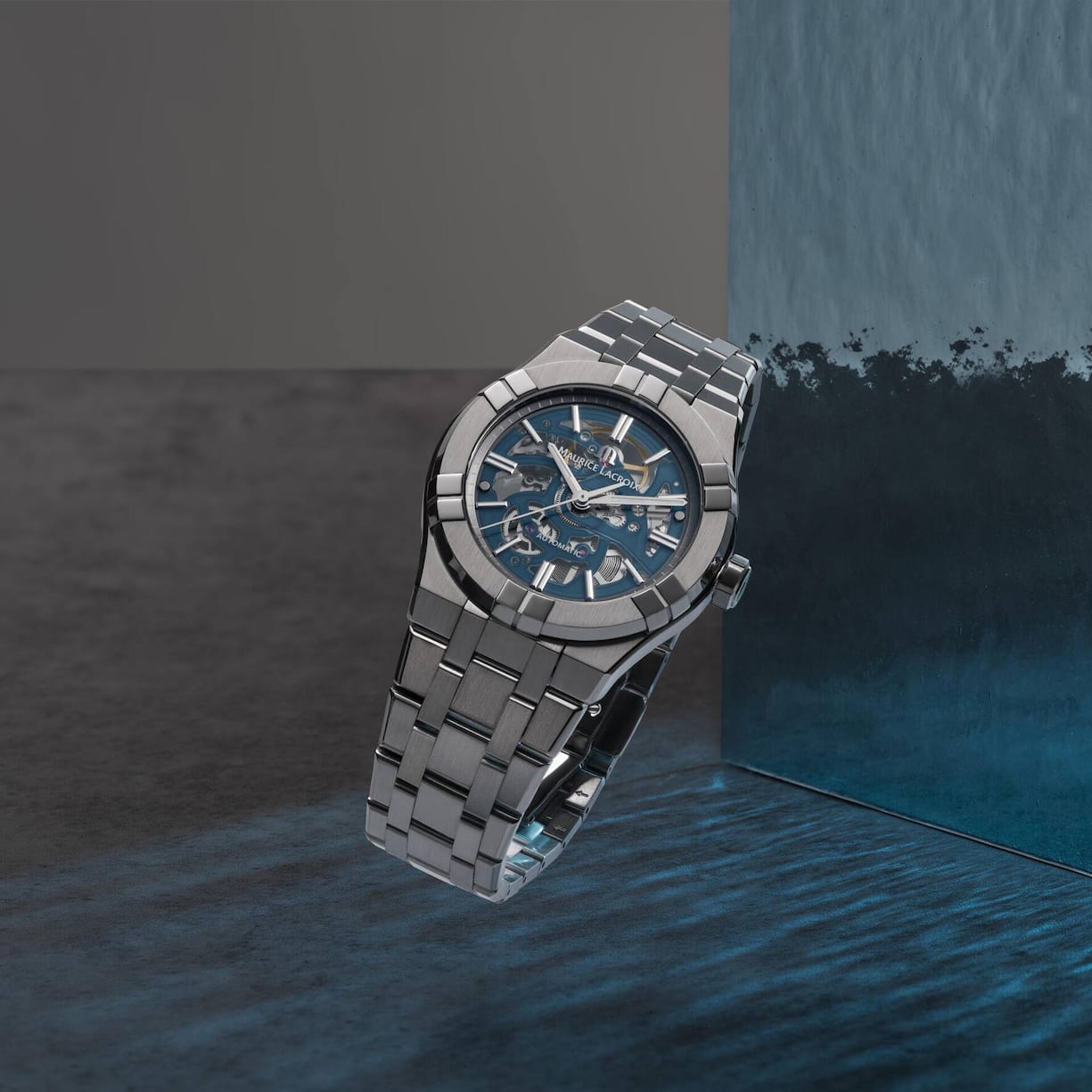 Maurice Lacroix, Aikon Mit seinem verspielten Einsatz von Kontrasten und Formen setzt die Aikon Automatic von Maurice Lacroix ein mutiges Statement. Preis: 3450 Franken.