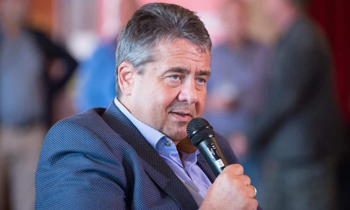 Sigmar Gabriel (SPD, 58): In seiner kurzen Amtszeit als Aussenminister schaffte er es, sich mit den Präsidenten der Türkei, der USA und dem Ministerpräsidenten Israels anzulegen. 2013 war er als Wirtschaftsminister gestartet. Seit 2009 SPD-Vorsitzender, entschied er sich auf die Kanzlerkandidatur zu verzichten. Schulz übernahm von Gabriel auch den Parteivorsitz. Seine Beliebtheitswerte sind seitdem stark gestiegen. Aussenminister würde er gerne bleiben, seine Chancen sind aber gering.