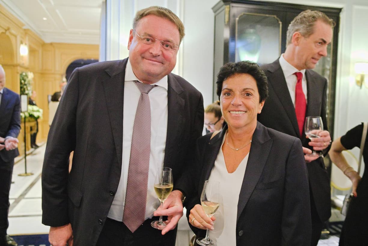 Stefan Paul; Sabrina Soussan.