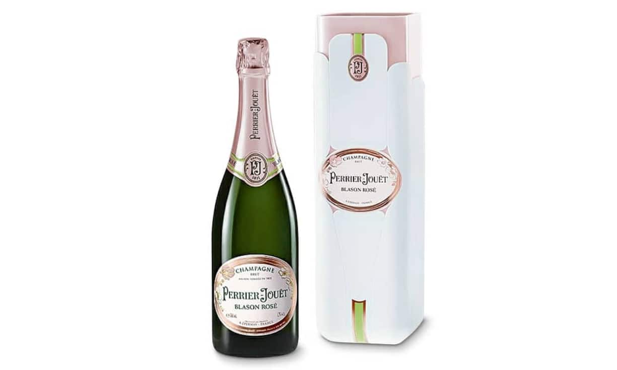 Das passende Getränk zum festlichen Abend: Perrier-Jouët Blason Rosé aus 50% Pinot-Noir-, 25% Pinot-Meunier- und 25% Chardonnay-Trauben. Die Perlage darf sich sehen lassen, der Champagner ist sehr reif im Geschmack mit einem Hauch Akazien. 79.90 Franken.