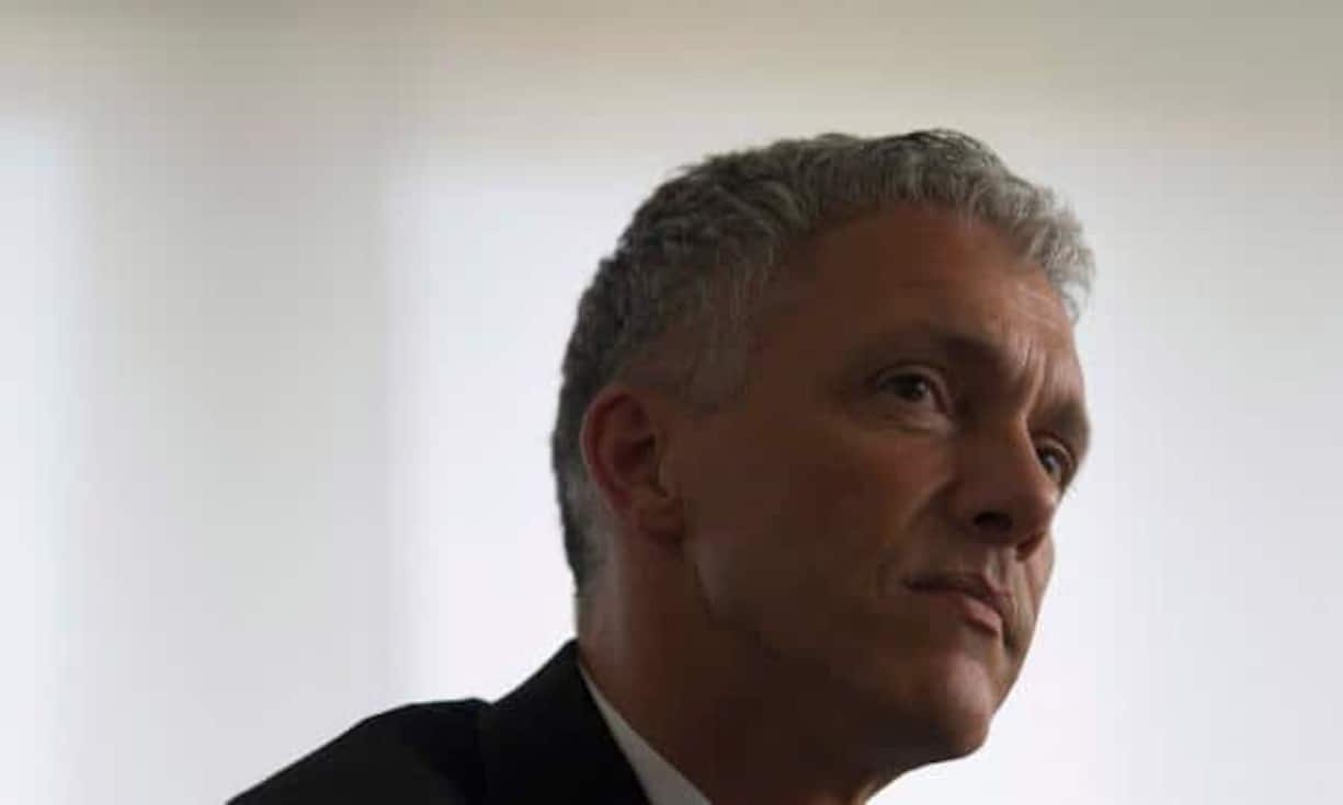 20.11.2014: Der Prüfungsbericht zur WM-Vergabe an Russland 2018 und Katar 2022 spaltet die Fifa. Vereinsboss Sepp Blatter will mit einer Strafanzeige bei den Mannen von Bundesanwalt Michael Lauber Licht ins Dunkel bringen. Kritiker bezeichnen die Anzeige als blosse Wahltaktik.