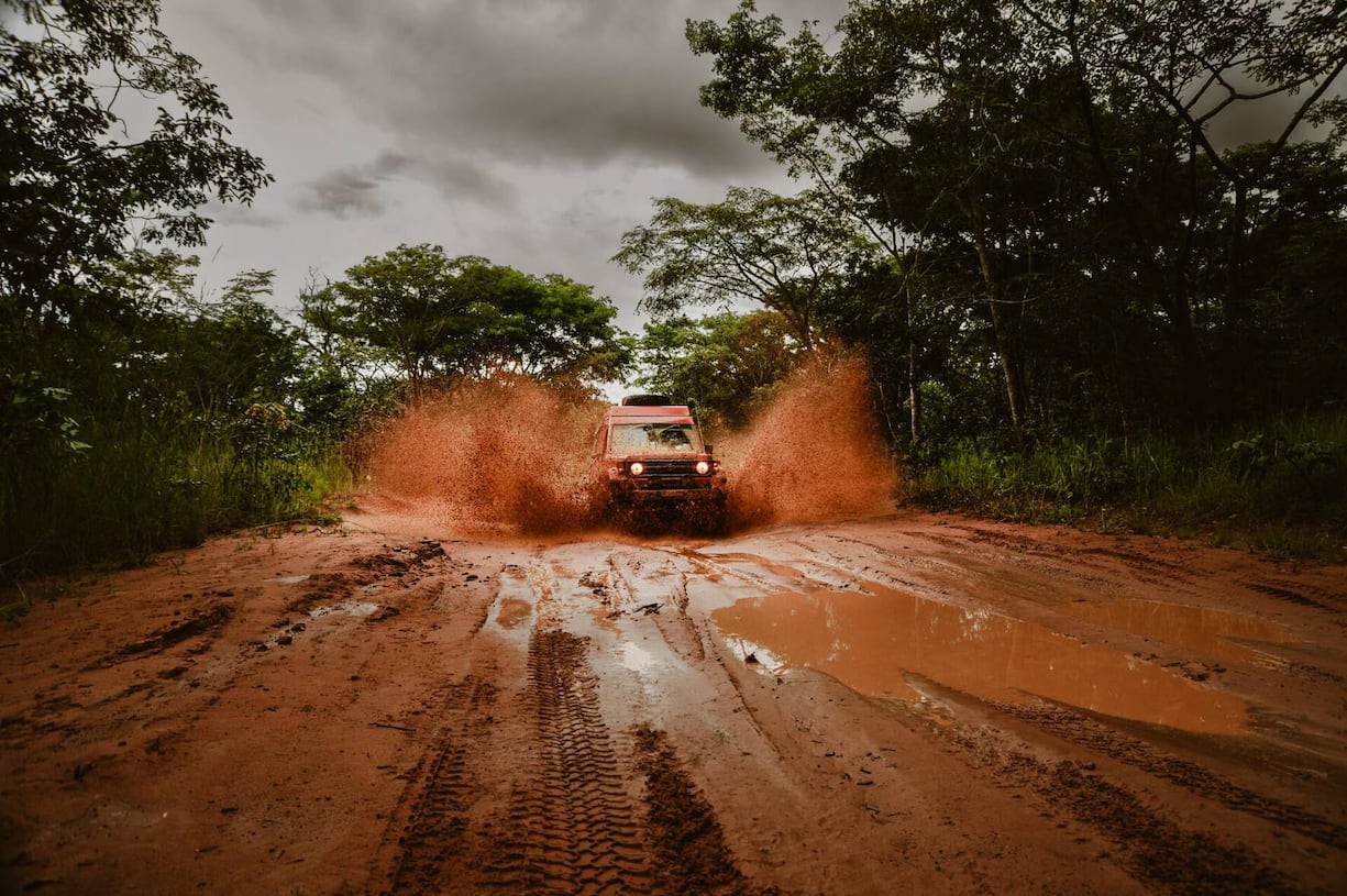 Für frühere Fahrten durch Afrika benutzte ich einen Toyota Land­ Cruiser – viel geländegängiger, aber deutlich weniger Komfort.