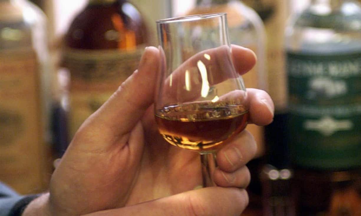 ... The Real Highlander. Er ist einer der zehn Schweizer Whiskys und wurde in St. Moritz destilliert.