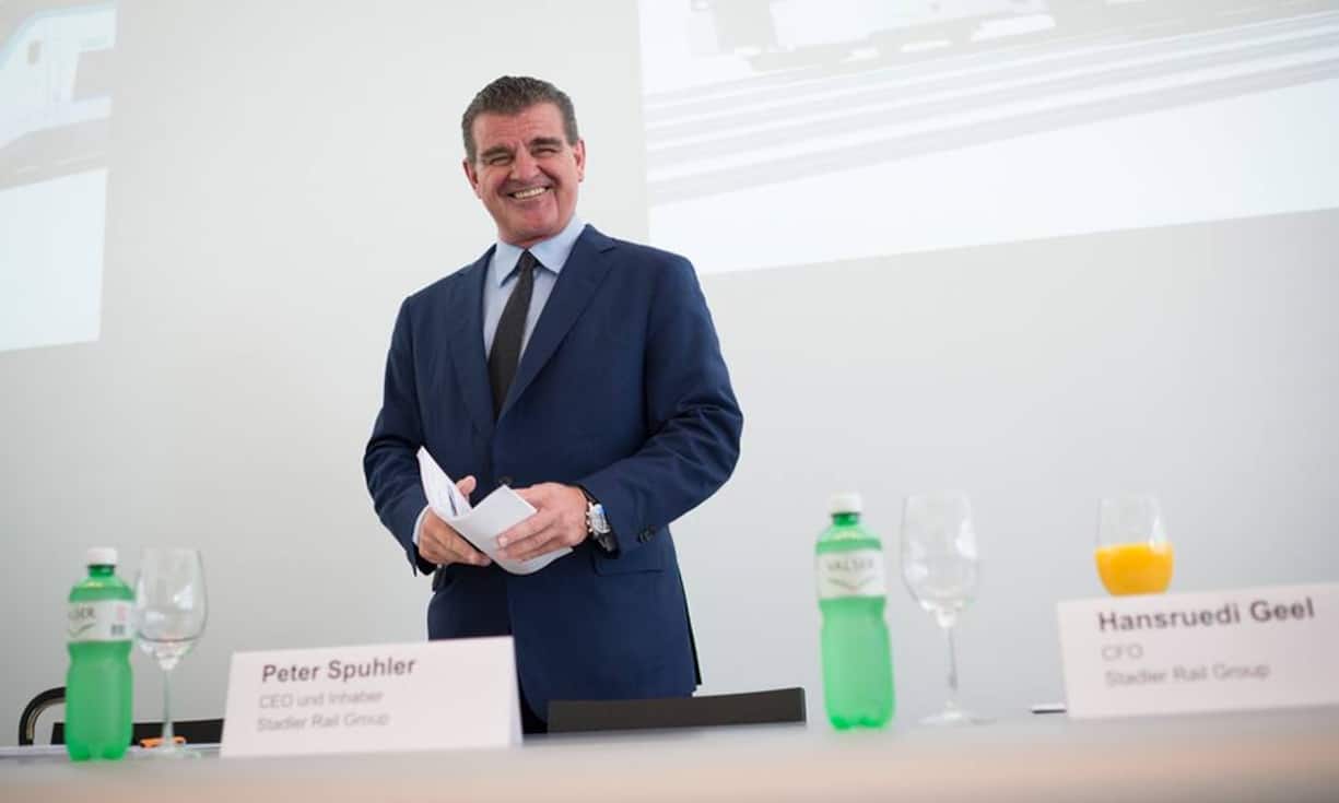 Mit Bahnfahrzeugbauer Peter Spuhler trifft sich Grieder seit Jugendjahren.