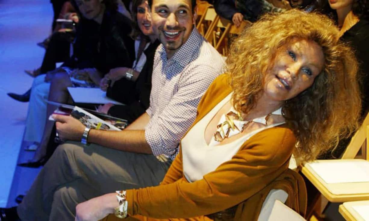 Alec und Jocelyn Wildenstein Society-Lady Jocelyn Wildenstein hat sich die Ehe mit dem französischen Unternehmen Alec Wildenstein gut bezahlen lassen: 1999 kassierte die gebürtige Schweizerin 2,5 Milliarden Dollar.