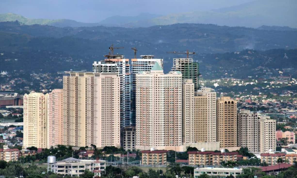 Nicht immer können Planhauptstädte ihre Position behaupten. Quezon City, direkt neben Manila, war 28 Jahre lang Hauptstadt des Landes. 1976 wurde die Stadt in die Metropol-Region Metro Manila eingemeindet und von Manila als Kapitale abgelöst. Flickr/CC/Jun Acullador