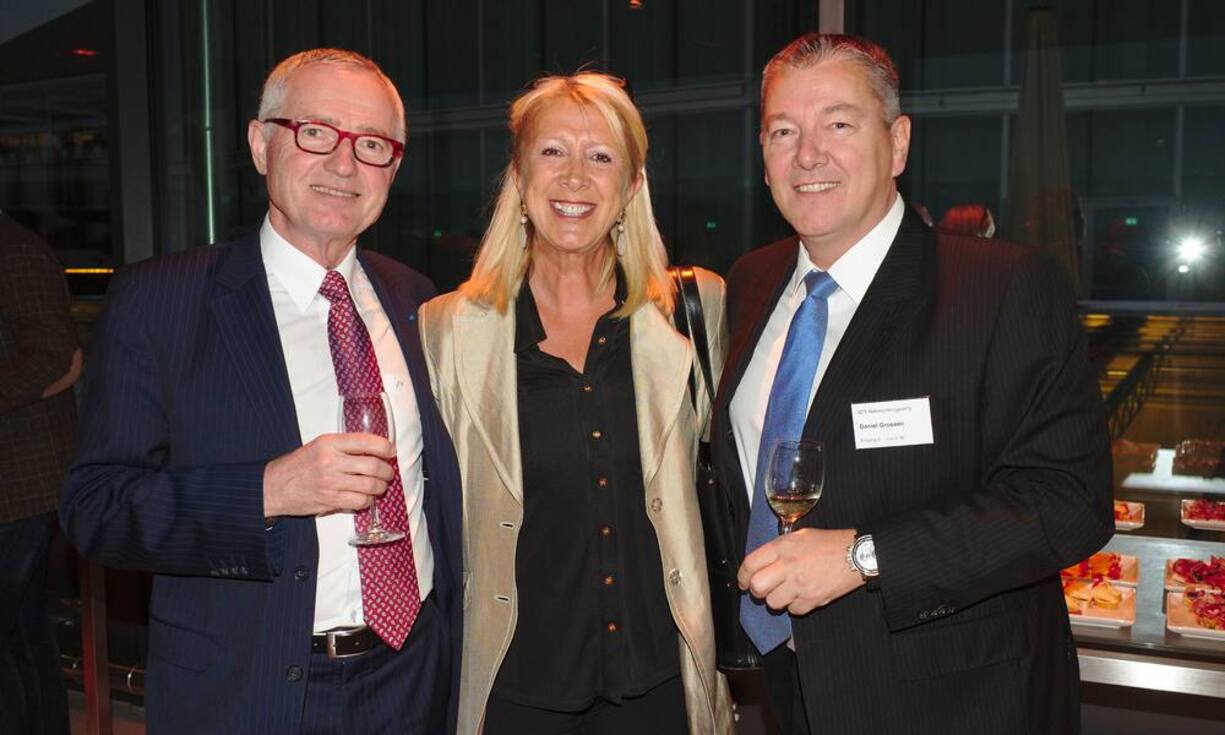 Jacky Gillmann, VRP, Losinger Marazzi AG;
Vania Kohli, Gastgeberin;
Daniel Grossen, VRP, Ringier Digital AG