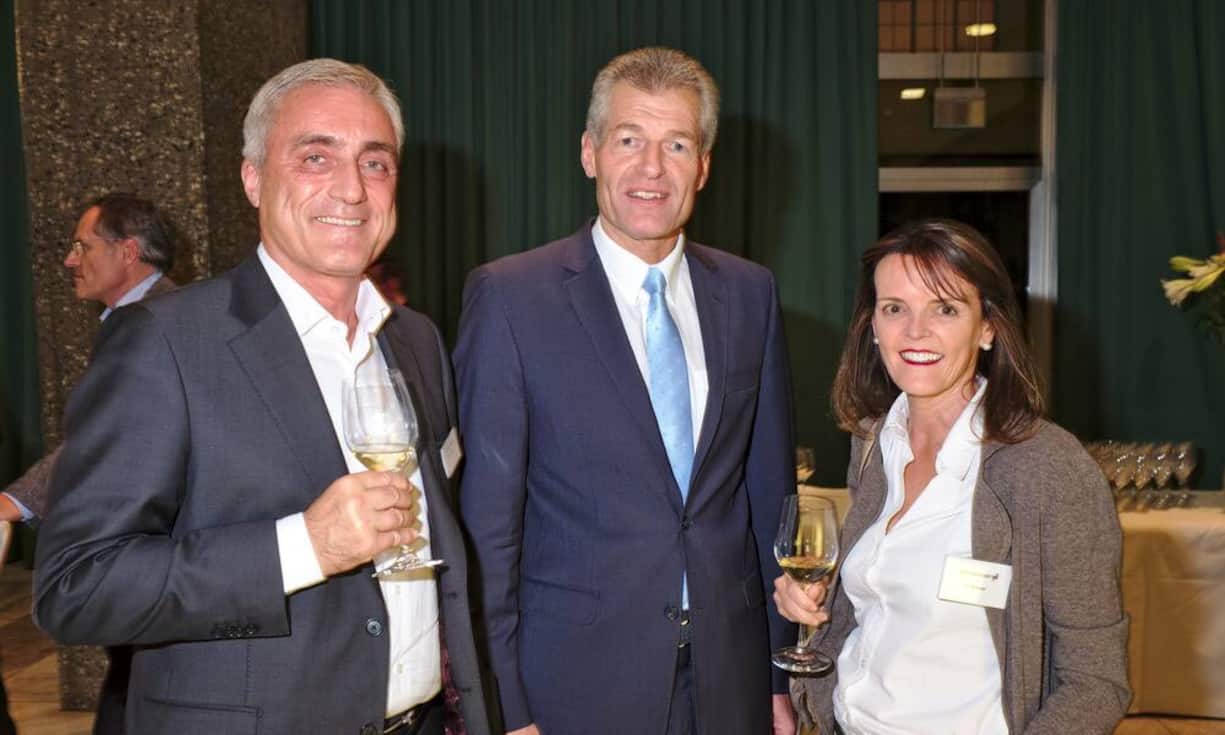 Ronald Sauser, Senior Managing Director, Head of M&A, EY Switzerland
Heinz Karrer, Präsident, economiesuisse;
Uli Rubner, axel springer