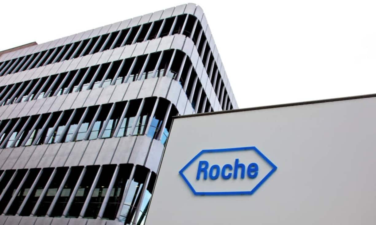 Unter den 2000 aufgelisteten Unternehmen ist die Schweiz insgesamt mit 48 vertreten. In die Top 10 schafft es keines, vier kommen jedoch unter den ersten 100. Auf Rang 93 der Pharmakonzern Roche. (Bild: Bloomberg)