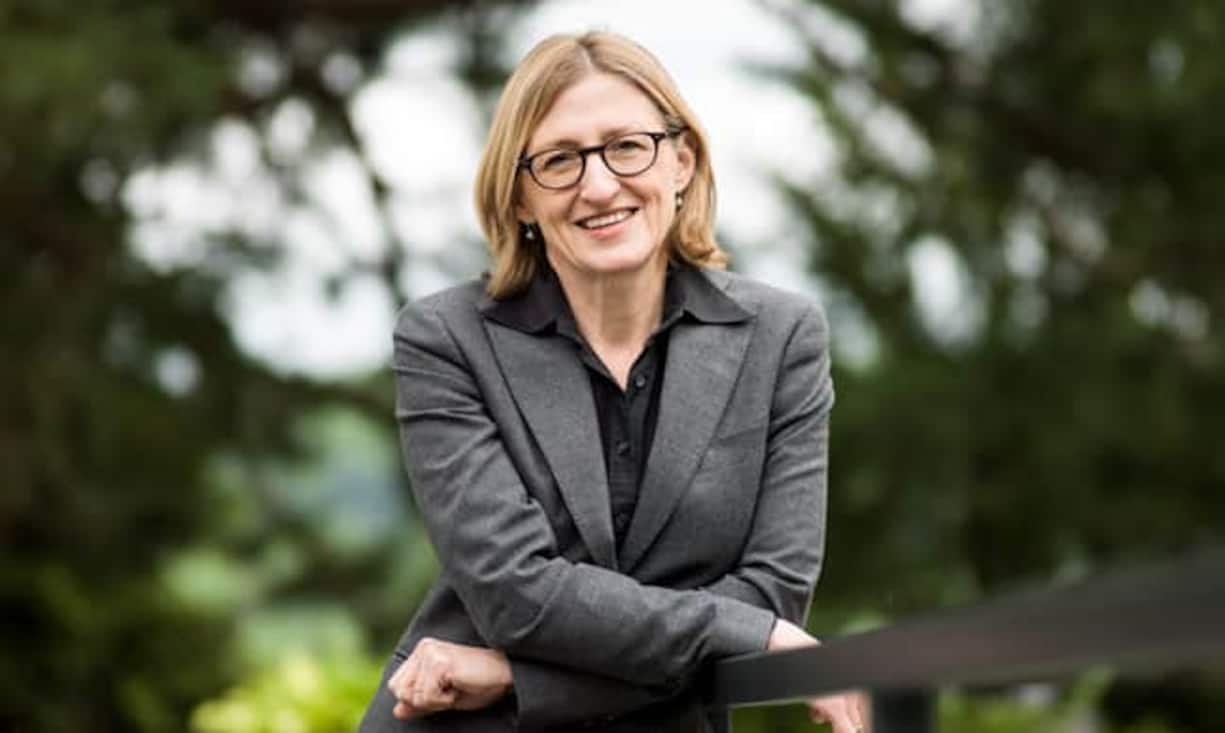 Monika Bütler:Was macht die AHV? Ist die Frauenquote gerecht? Ist die Sozialhilfe zu hoch? Die Direktorin des HSG-Lehrstuhls für Wirtschaftspolitik ist in all diesen Fragen Expertin und wird mit Vorliebe von den Medienschaffenden eingespannt.Samuel Trümpy