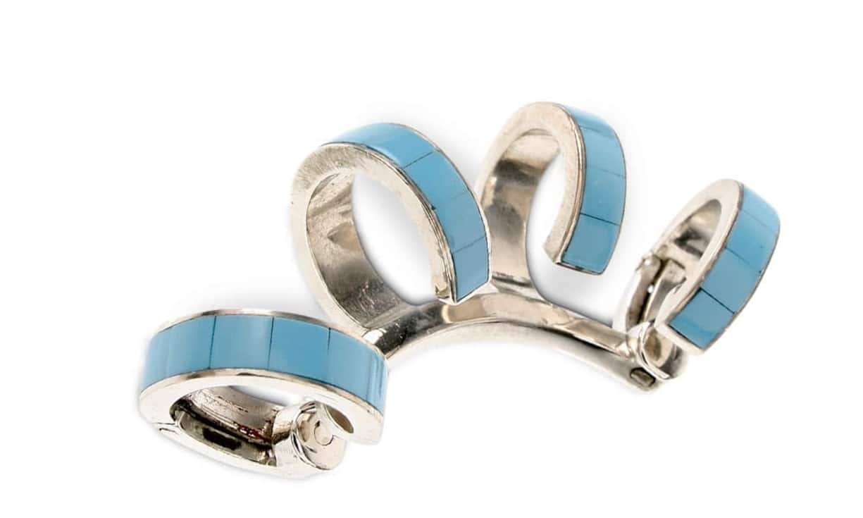 Repossi: Berber-Ohrmanschette, aus Silber mit Türkisen. Bei Colette, Paris. Preis auf Anfrage.