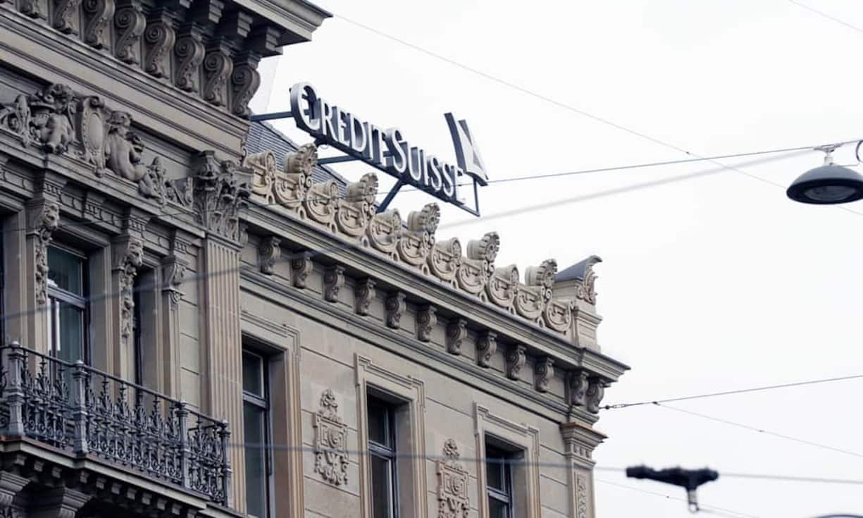 Platz 4: Credit Suisse...wie die Möglichkeit, sich im Rahmen von Fortbildungen weiter entwickeln zu können.