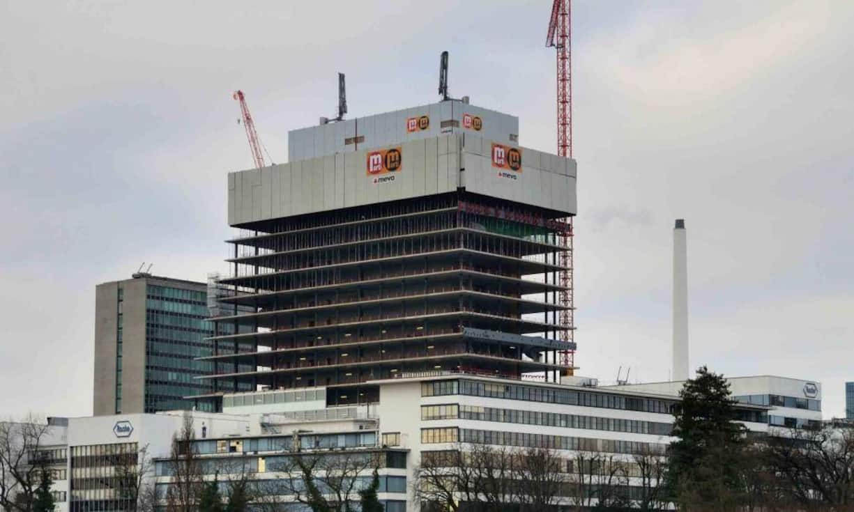 Bald schon wird das höchste Hochhaus der Schweiz wieder in Basel stehen. Der Roche Tower soll bei der Fertigstellung 2015 175 Meter hoch sein und damit den Prime Tower in Zürich um 50 Meter überragen.Wladyslaw Sojka/Wikimedia