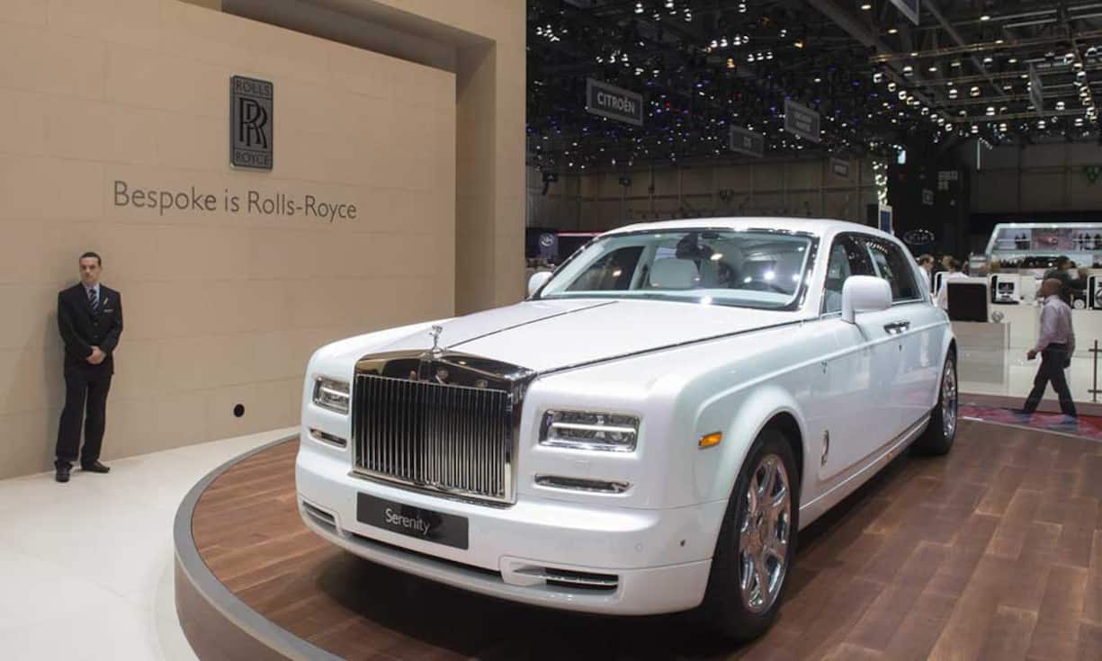 Rolls Royce Serenity
Rolls-Royce präsentiert zum diesjährigen Autosalon in Genf das Konceptcar Serenity. Das Fahrzeug will besonders mit den vielfältigen Möglichkeiten in der Individualisierung ab Werk auftrumpfen.