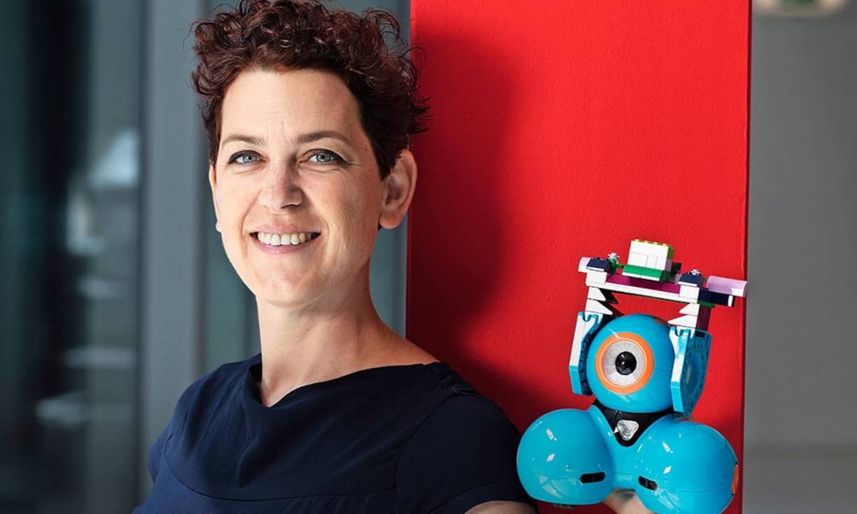 Die Hoffnungsvollen:Marloes Caduff, Founder und ceo Codillion, ZürichDie promovierte Informatikerin, Philosophin und zweifache Mutter hat eine Programmierschule für Kinder zwischen fünf und zwölf Jahren, gegründet. Das Ziel: den Kindern Computational Thinking näherzubringen.