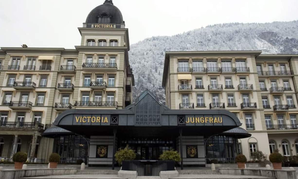 Bewertet wurden Hotels mit mindestens 12 Zimmern und eigenem Restaurant. Grundlage der Bewertung bildeten Kriterien wie Charakter und Originalität des Hauses, Lage, Freizeitangebot und vieles mehr.

Rang 5: Victoria-Jungfrau Grand Hotel & Spa in Interlaken.