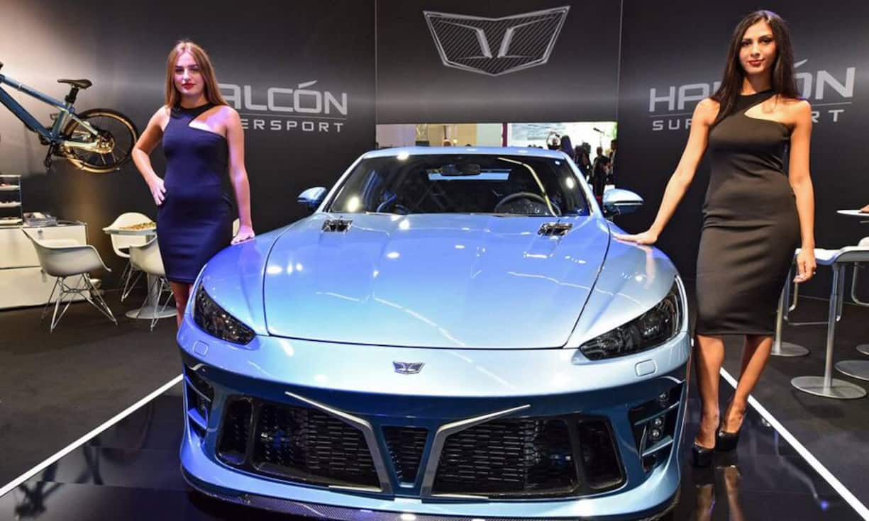 Halcón SuperSportFalcarto, ein Start-up aus Frankfurt, präsentiert einen Sportwagen aus leichter Kohlefaser.