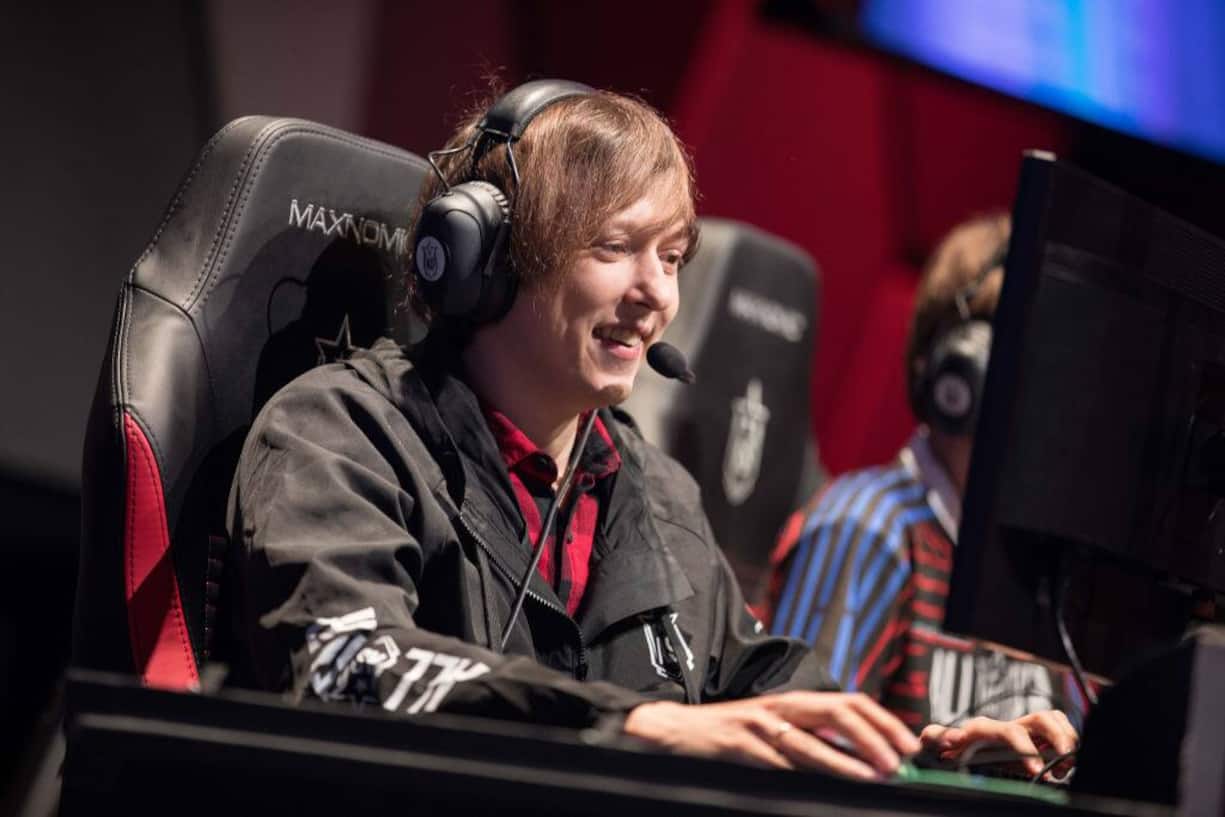 LAS VEGAS, NV - DECEMBER 8, 2018: Esports professional gamer competing at League of Legends All-Star Event on December 8, 2018 in Las Vegas, Nevada. (Photo by Hannah Smith/ESPAT Media for Mastercard via Getty Images)
