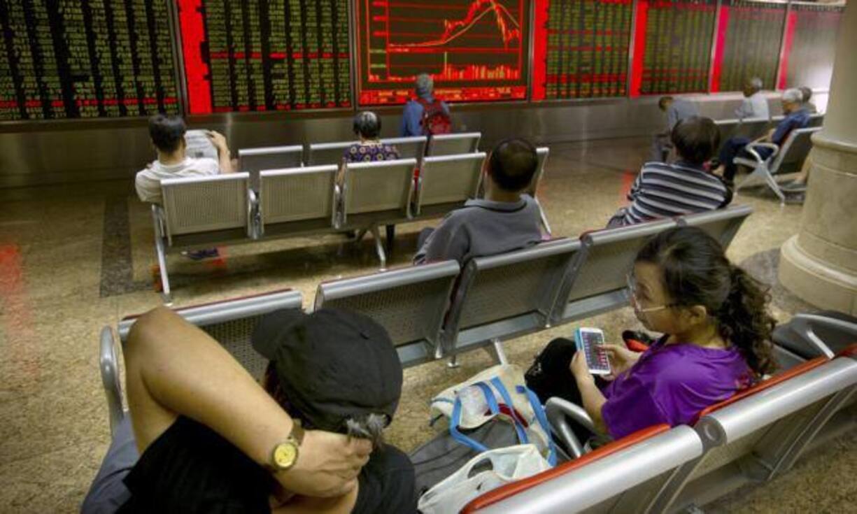 Aktienkäufe der Regierung: Über die staatliche China Securities Finance Corp (CSF) verleiht die Zentralbank mindestens 260 Milliarden Yuan an grosse Brokerfirmen. Zudem kauft die CFS selbst für eine ungenannte Summe Aktien von mittleren und kleineren Unternehmen.