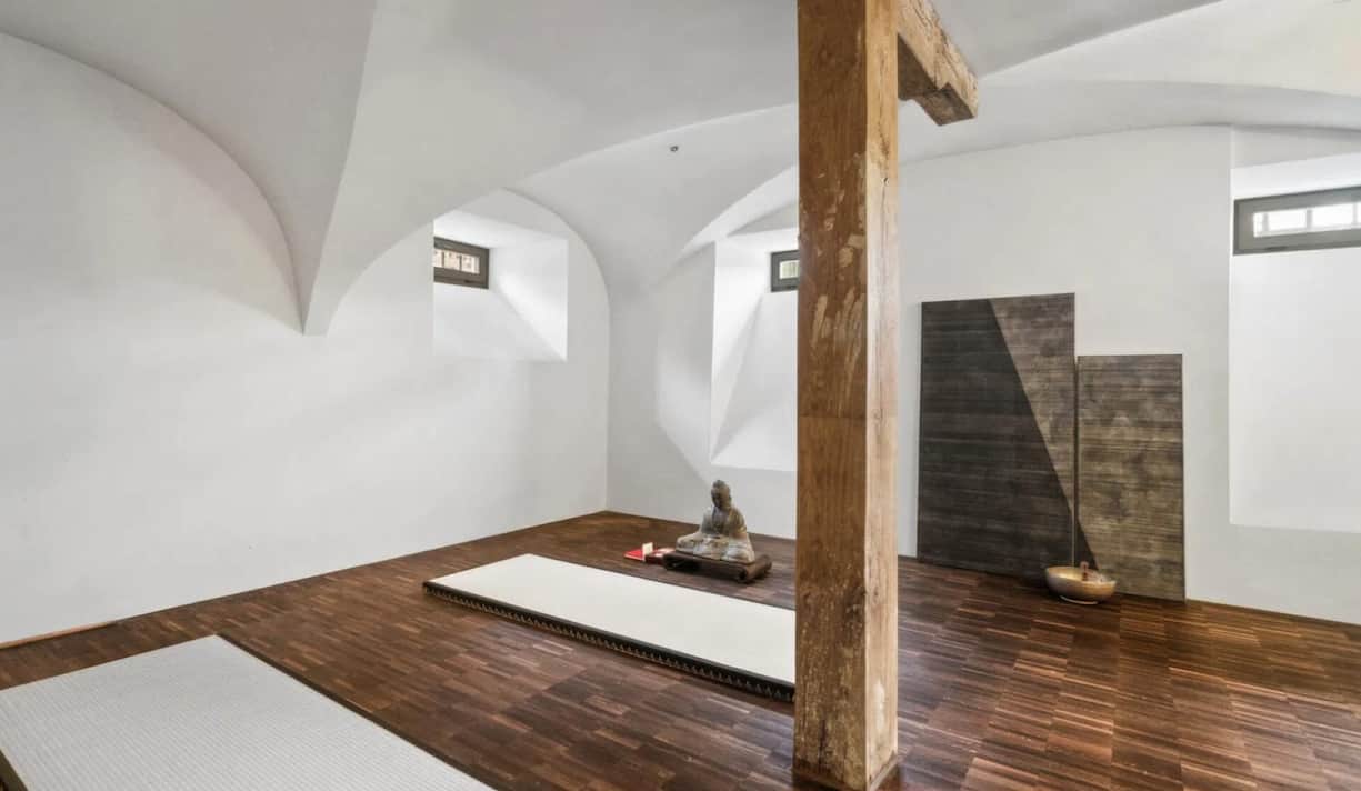 Erbaut wurde die Villa 1830 von Heinrich Kunz (1793–1859) aus Uster.