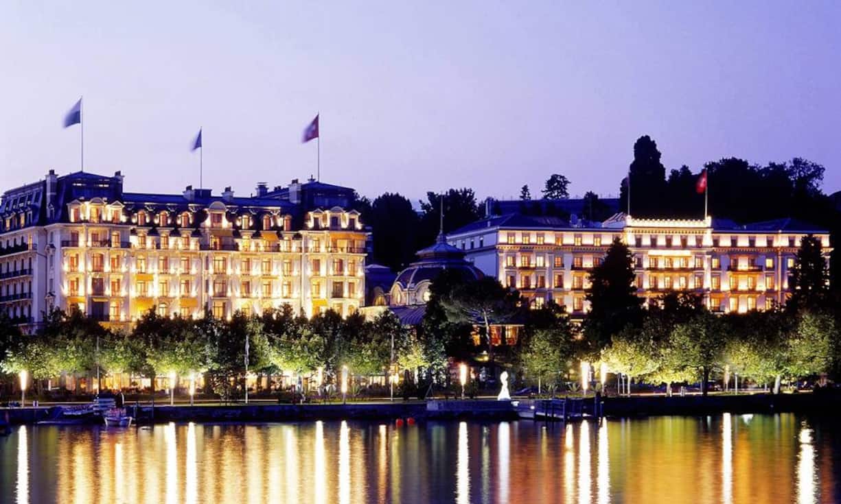 Platz 1: Beau-Rivage Palace, Lausanne-Ouchy.Das Beau-Rivage Palace bleibt unverändert an der Spitze. Nirgendwo in der Schweiz findet man ein Hotel mit so vieldurchdachten Details. Und kein anderes Hotel versammelt so viele engagierte Mitarbeiter quer durch sämtliche Abteilungen.Die vollständigen Listen des BILANZ-Hotel-Ratings 2015 finden Sie hierBilder: PR