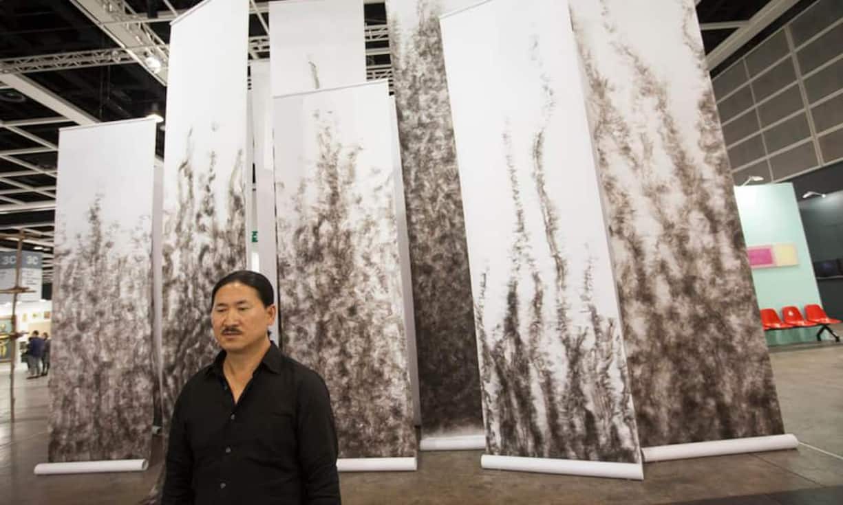 Der Chinese Qin Ching vor seinem Werk «Losing, 2008». (Bilder: Keystone)