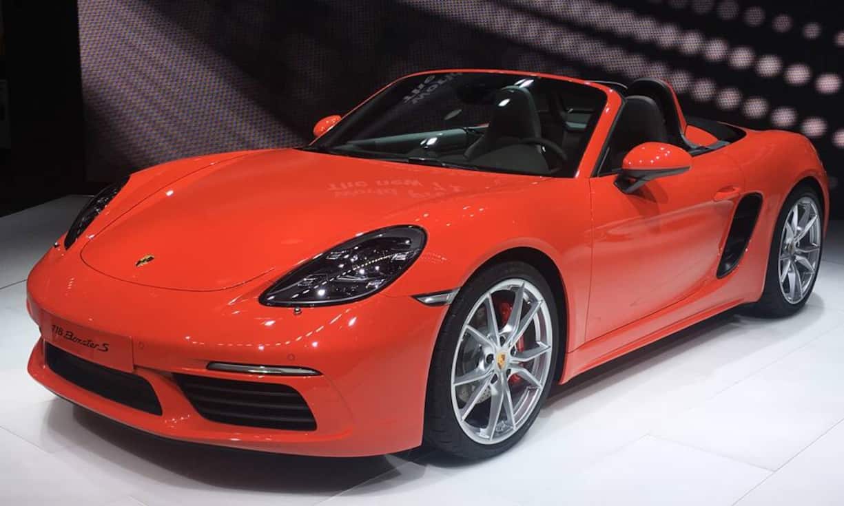 Ebenfalls neu bei Porsche - der 718 Boxster S. Seine Eckdaten: 350 PS, Sechsgang-Sportschaltgetriebe, von Null auf 100 km/h in 4,2 Sekunden, Höchstgewxchindigkeit 285 km/h.