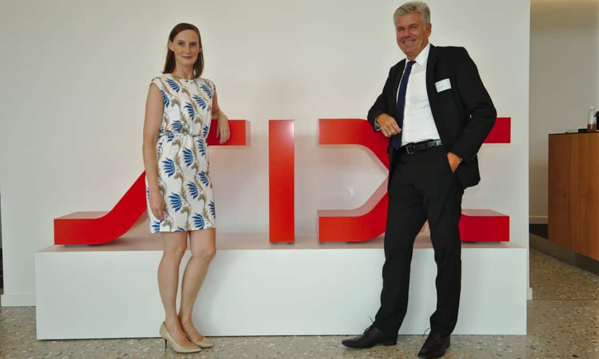 Claudia Holfert, Head External Communications, SIX Group AG;
Thomas Sutter, Leiter Kommunikation, swissbanking