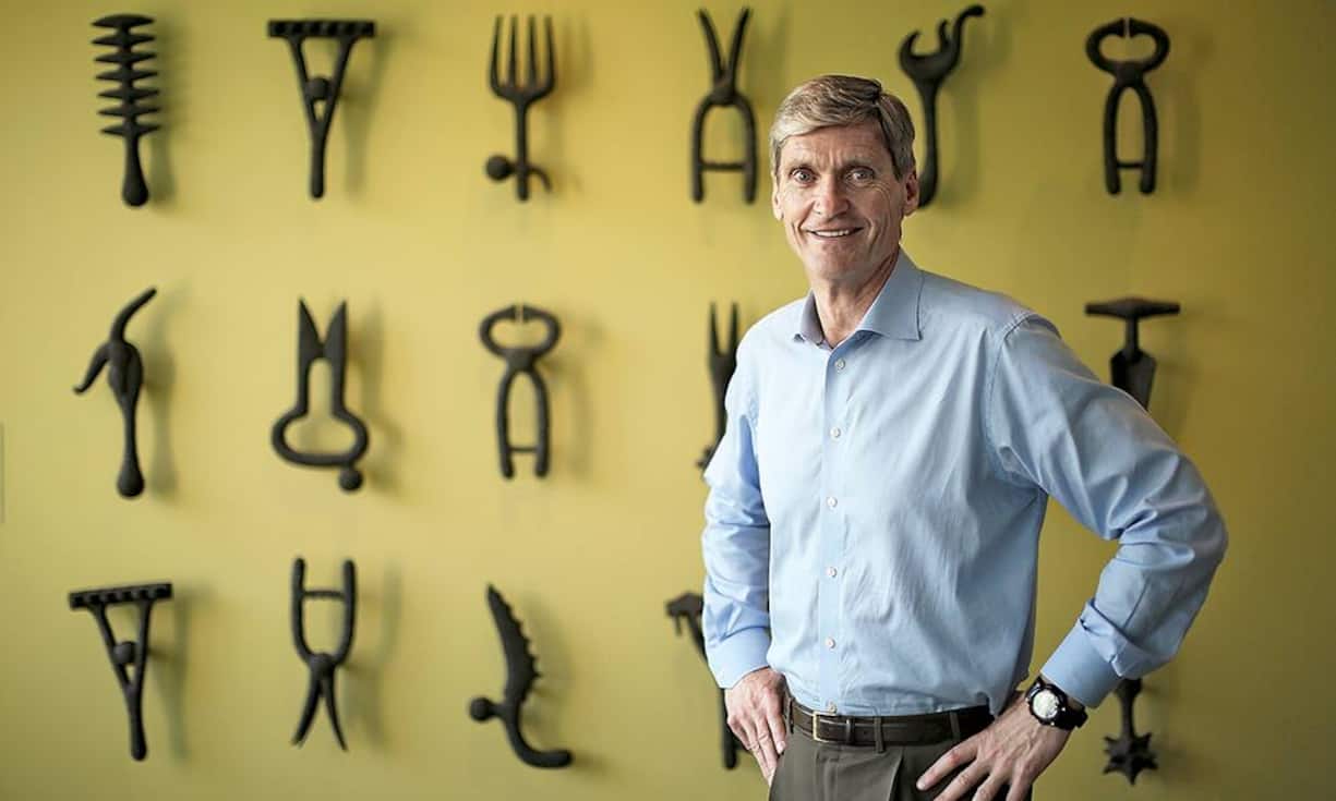 «Bilanz» hat das «Who is who» der Schweizer Wirtschaft ermittelt. Die wichtigsten Personen in der Pharma- und Chemiebranche:Erik FyrwaldCEO SyngentaSeit Juni leitet er den Agrochemiekonzern, der mitten im Prozess der Übernahme durch ChemChina steckt. Mit seiner Erfahrung bei DuPont und beim Chemiegrosshändler Univar bringt er aber viel Branchenkenntnisse mit. Jeff Wheeler