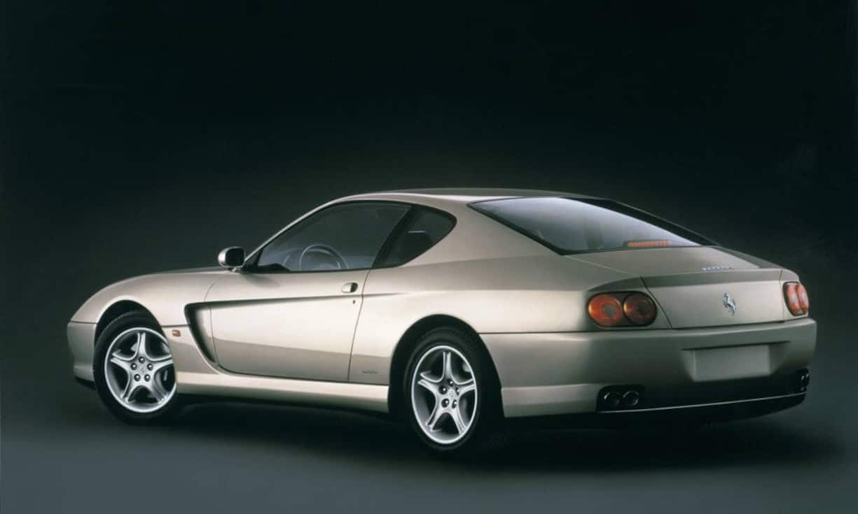 Auch wenn der ungeliebte Ferrari 456 heute als zeitlos elegant gilt, wird er von vermeintlichen Ferraristi verachtet. Völlig zu Unrecht, denn gerade die geschalteten Modificata-Modelle sind richtige «Sleeper» mit gutem Wertsteigerungspotenzial.