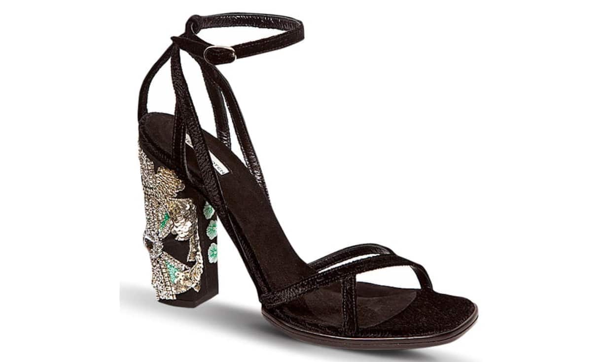 DRIES VAN NOTEN: Ledersandale mit besticktem Absatz. Preis auf Anfrage.