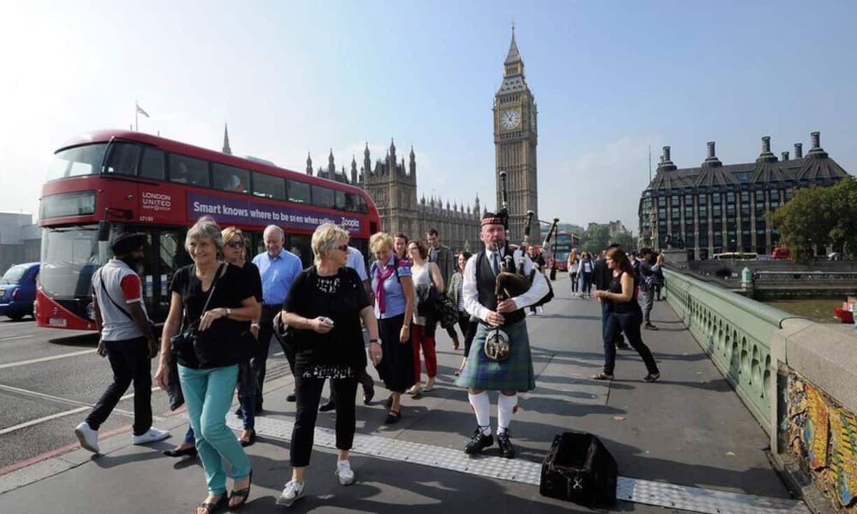 ...London, das im Ranking der teuersten europäischen Hauptstädte den ersten Rang einnimmt. Hier kostet ein Hotelzimmer durchschnittlich 197.93 Franken und damit 40 Franken weniger als in Genf. Bilder: Keystone