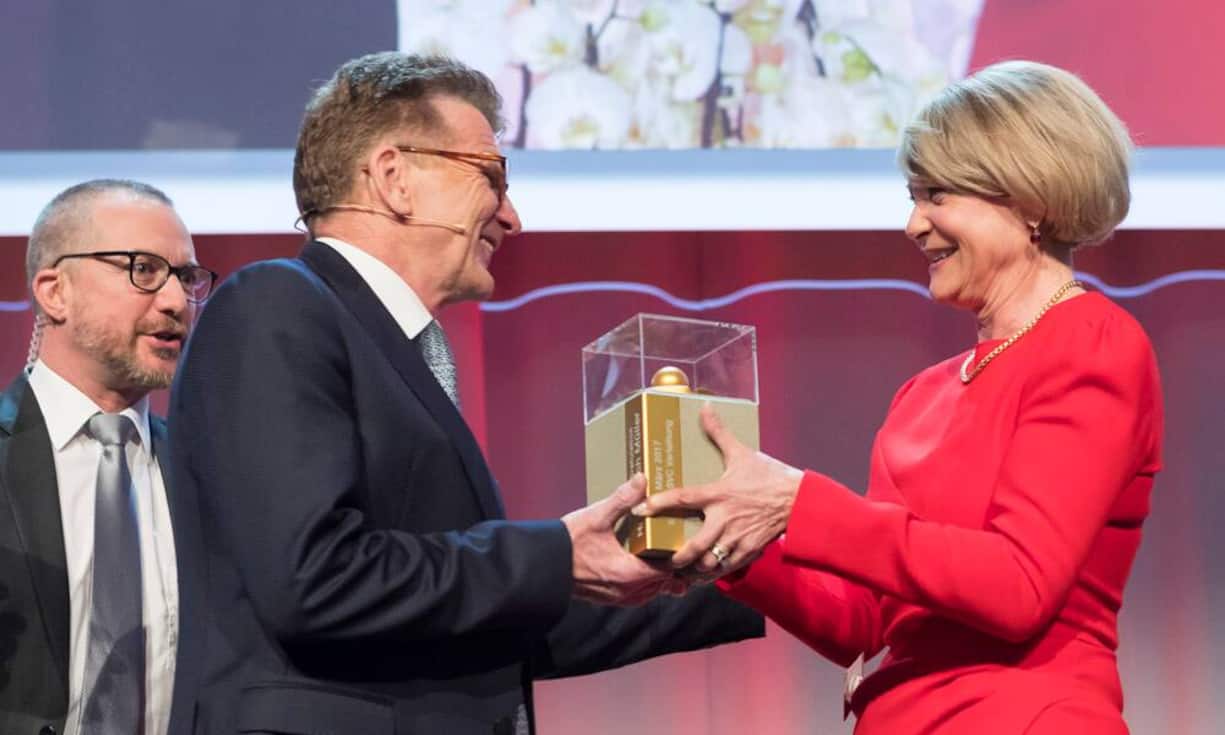 Patrick Rohr, Moderator; Hans-Ulrich Müller, SVC Präsident; Elisabeth Zölch Bührer