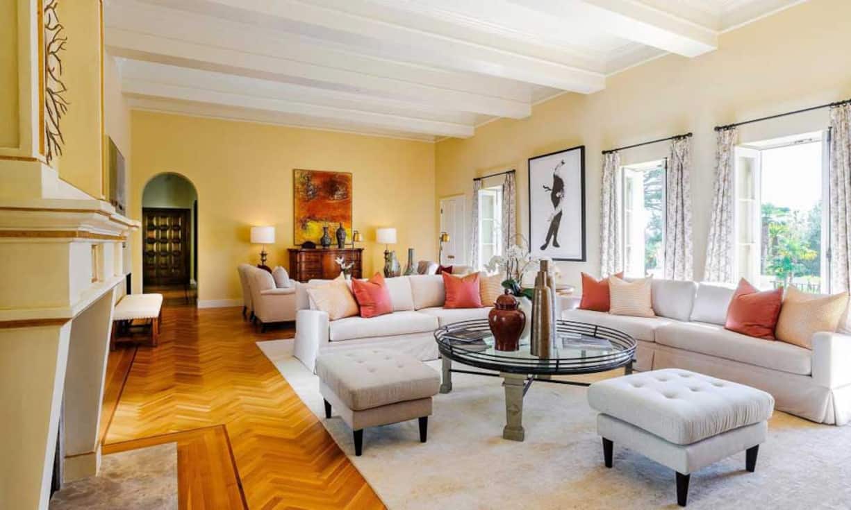 Dass es sich um eine wahrhaftig königliche Villa handelt, belegen 24-karätiges Gold, Marmor und die teuersten Hölzer, die für den Ausbau und die Dekoration verwendet wurden.