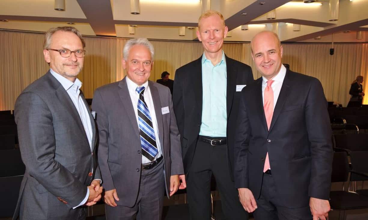 Die Podiumsdiskussions-Teilnehmer:
Thomas D. Meyer, Country Managing Director, Accenture;
Aleksander Berentsen, Professor Uni Basel;
Johann Gevers, Gründer und CEO, Monetas;
Fredrik Reinfeldt, ehemaliger Schwedischer Ministerpräsident