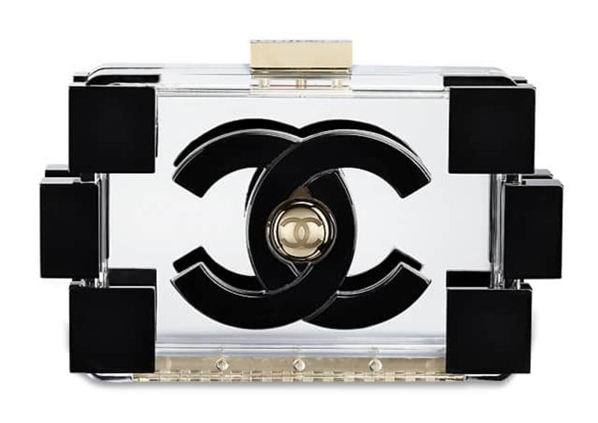 Clutch aus transparentem und schwarzem Plexiglas. 8710 Franken, Chanel