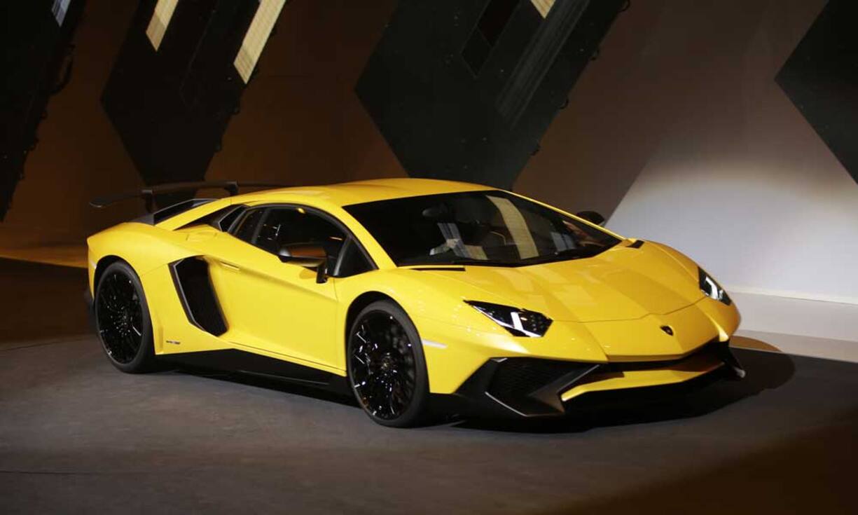 Lamborghini Aventador SV
Der Lamborghini feiert am Autosalon seine Premiere und wird wohl bei manchem Besucher Bubenträume wieder aufleben lassen.